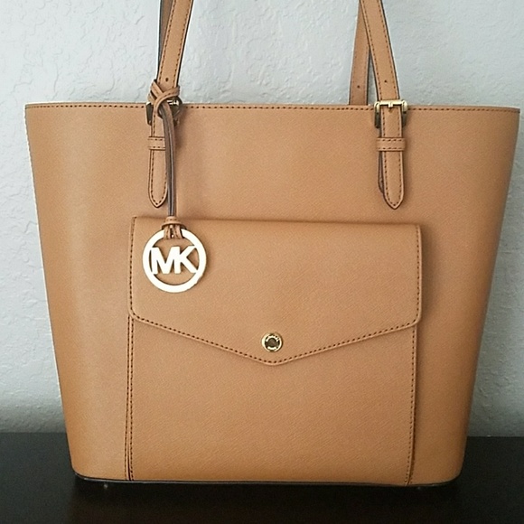 Michael Kors Handbags - 🌟EUC Michael Kors Jet Set Snap Front Tote